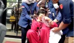 Farhat Abbas Klaim Hasnaeni Wanita Emas Depresi saat Ditahan Kejagung