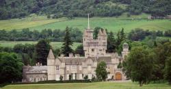 Mengenal 6 Istana Mewah Kerajaan Inggris, Penasaran Dalamnya seperti Apa?