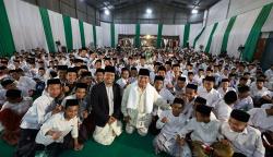 Disambut Meriah Drum Band di Ponpes Tegalrejo, Prabowo: Saya Jadi Muda Kembali