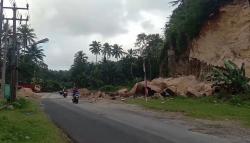 Diguyur Hujan Deras, Tebing Kapur Setinggi 100 Meter di Pangandaran Longsor<