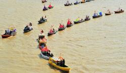 Parade Perahu Hias Menyusuri Sungai Batanghari