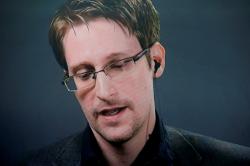  Edward Snowden Resmi Jadi Warga Negara Rusia <