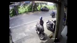 Terlilit Utang, Ibu 3 Anak di Mojokerto Terpaksa Curi Motor karena Suami Dibui