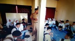 Potret Memprihatinkan Ratusan Siswa SMK Negeri di Purbalingga Belajar di Kios Pasar