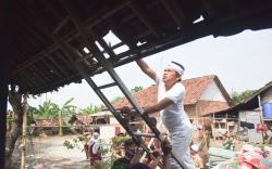 Digugat Cerai Istri Anne Ratna Mustika, Dedi Mulyadi Justru Perbaiki Rumah Janda<