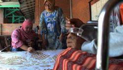 Penyandang Disabilitas Membuat Batik Tulis, Hasilnya Dijual Rp7 Juta ke Thailand