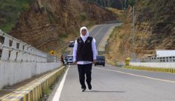 Proyek Jalan Pansela Lot 9 Rampung, Khofifah Optimistis Ekonomi Malang Selatan Meningkat