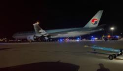 Hendak Take off, Pesawat Boeing 777 dan 757 Bertabrakan di Bandara Inggris 