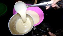 Begini Cara Membuat Minyak Kelapa Kampung