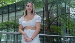 Potret Penyanyi Seksi Andreah yang Tampil Jadi Pembuka Konser The Script