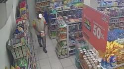 Terekam CCTV Pria Gasak Kotak Susu di Minimarket KBB, 24 Jam Pelaku Diringkus <