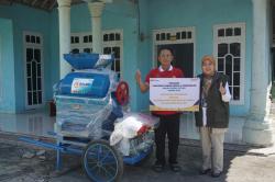 Dukung Petani Jagung, BULOG Peduli Petani Bagikan Corn Sheller di Lampung