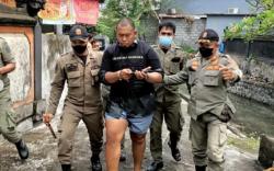 ODGJ yang Tusuk Warga di Kerobokan Berkeliaran di Jalan, Satpol PP Turun Tangan