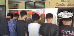 Polisi Tangkap Pelaku yang Serang Rumah Warga dengan Batu, Busur Panah, dan Sajam<