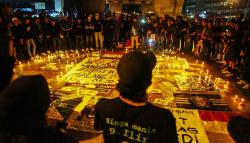 Solidaritas Korban Tragedi Kanjuruhan, Suporter Ultras Garuda Nyalakan 1.000 Lilin