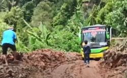 Banjir dan Longsor di Palopo, Rumah Warga dan Ruas Jalan Terendam Lumpur, Akses Jalan Lumpuh