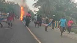 Kecelakaan di Manokwari Picu Kemarahan Keluarga Korban, Blokade Jalan hingga Bakar Mobil