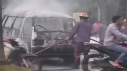 Mitsubishi L300 Terbakar di Depan SPBU Kota Medan usai Isi BBM, Warga Panik