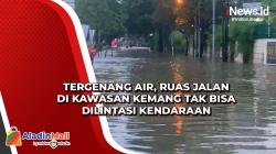Tergenang Air, Ruas Jalan di Kawasan Kemang Tak Bisa Dilintasi Kendaraan