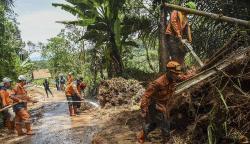 Banjir Bandang Terjang Desa Sukamaju Ciamis, Satu Orang Hilang Terbawa Arus<