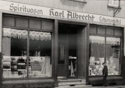 Kisah Sukses Karl Albrecht, Berawal dari Toko Kelontong hingga Jadi Miliarder