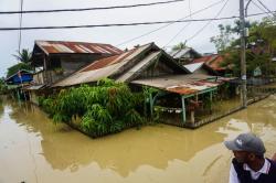 Banjir Terjang Bireuen, 2 Warga Tewas karena Tersetrum dan Terseret Arus<