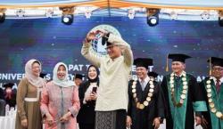 Orasi Ilmiah di Unhas Jombang, Ini Pesan Sandiaga Uno kepada Ratusan Wisudawan