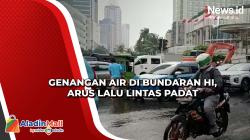 Genangan Air di Bundaran HI, Arus Lalu Lintas Padat