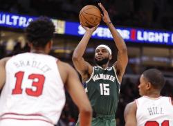 Marques Bolden Starter, Milwaukee Bucks Kalah dari Chicago Bulls
