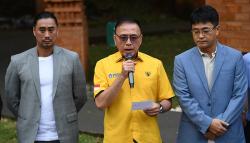 Berbaju Kuning, Iwan Bule Bertemu Perwakilan FIFA dan AFC 