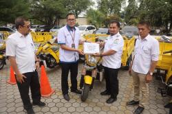 Pemkab Aceh Besar Terima Bantuan Motor Roda Tiga Viar dari BTN Syariah 