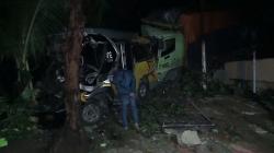 7 Kendaraan Tabrakan Beruntun di Paseh Sumedang, Sopir Elf Tewas Mengenaskan<