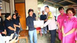 Kapolda Sulut Berikan Bantuan kepada Keluarga Korban Tanah Longsor di Rurukan Tomohon