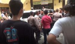 Rekonstruksi Kasus Pembunuhan di Bengkulu Ricuh, Keluarga Korban Serang Tersangka