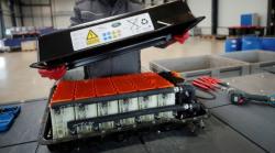 Limbah Baterai Kendaraan Listrik Bisa Didaur Ulang Jadi Power Bank