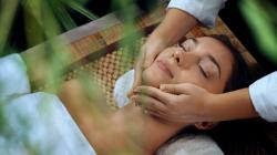 Cara Alami Memperbaiki Wajah yang Tidak Simetris, Ada Gerakan Yoga Wajah yang Mudah Dilakukan