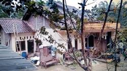 Tanah Gerak Landa Desa Karangkemiri Cilacap, Belasan Rumah Rusak hingga Nyaris Roboh