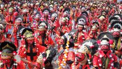 Rekor MURI Tari Topeng dengan Jumlah Peserta Terbanyak<