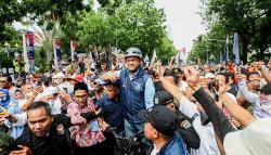 Ribuan Warga Antusias Sambut Anies Baswedan di Balai Kota Jakarta
