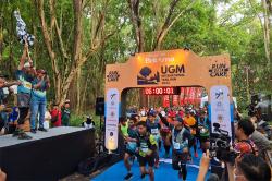 Peringati Dies Natalis UGM, Ganjar Pranowo Ikut Lari 14 Kilometer<