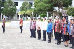 Kenakan Pakaian Nuansa Ulos, Bupati Toba Pimpin Apel Peringati Hari Ulos Nasional