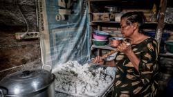 Langkah Sandiaga Uno hingga Kisah Opung Senteria Sang Penjual Ombus-Ombus Kuliner Khas Batak 