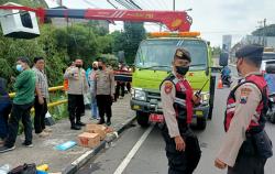 Ribuan Ekor Bangkai Ayam Dibuang di Aliran Sungai Salatiga, Bau Busuk Menyengat