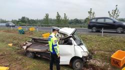 Gran Max Pikap Terperosok di Tol Cipali, Nelayan Udang asal Tegal Jateng Tewas<