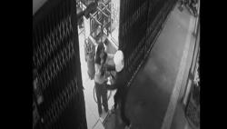 Aksi Pria Remas Payudara Pegawai Warung Kopi Singkawang Terekam CCTV