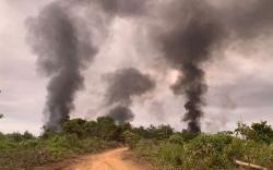 Penampakan 12 Sumur Minyak Ilegal di Muba Meledak, seperti Wilayah Perang<
