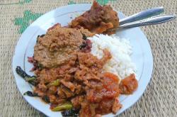 Warung Legendaris Bu Manto, Tawarkan Gudeg untuk Sarapan Dilengkapi Olahan Daun Singkong  