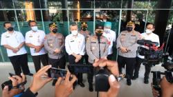 Kunjungi Korban Tragedi Kanjuruhan di RSSA Malang, Kapolda Jatim Toni Hermanto Minta Maaf