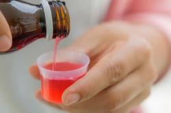 Dinkes Makassar Keluarkan Surat Edaran Larangan Sementara Penggunaan Obat Sirop untuk Pasien<