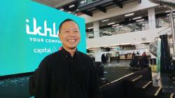 Intip Cara Sandhy Sondoro Beribadah saat Beraktivitas di Luar Negeri